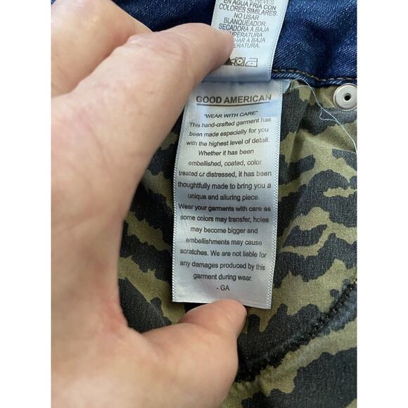 EUC Good American Sz 15/31 Blue Denim Raw Hem Dis Zebra Pkts Good Legs Jeans - Picture 10 of 14